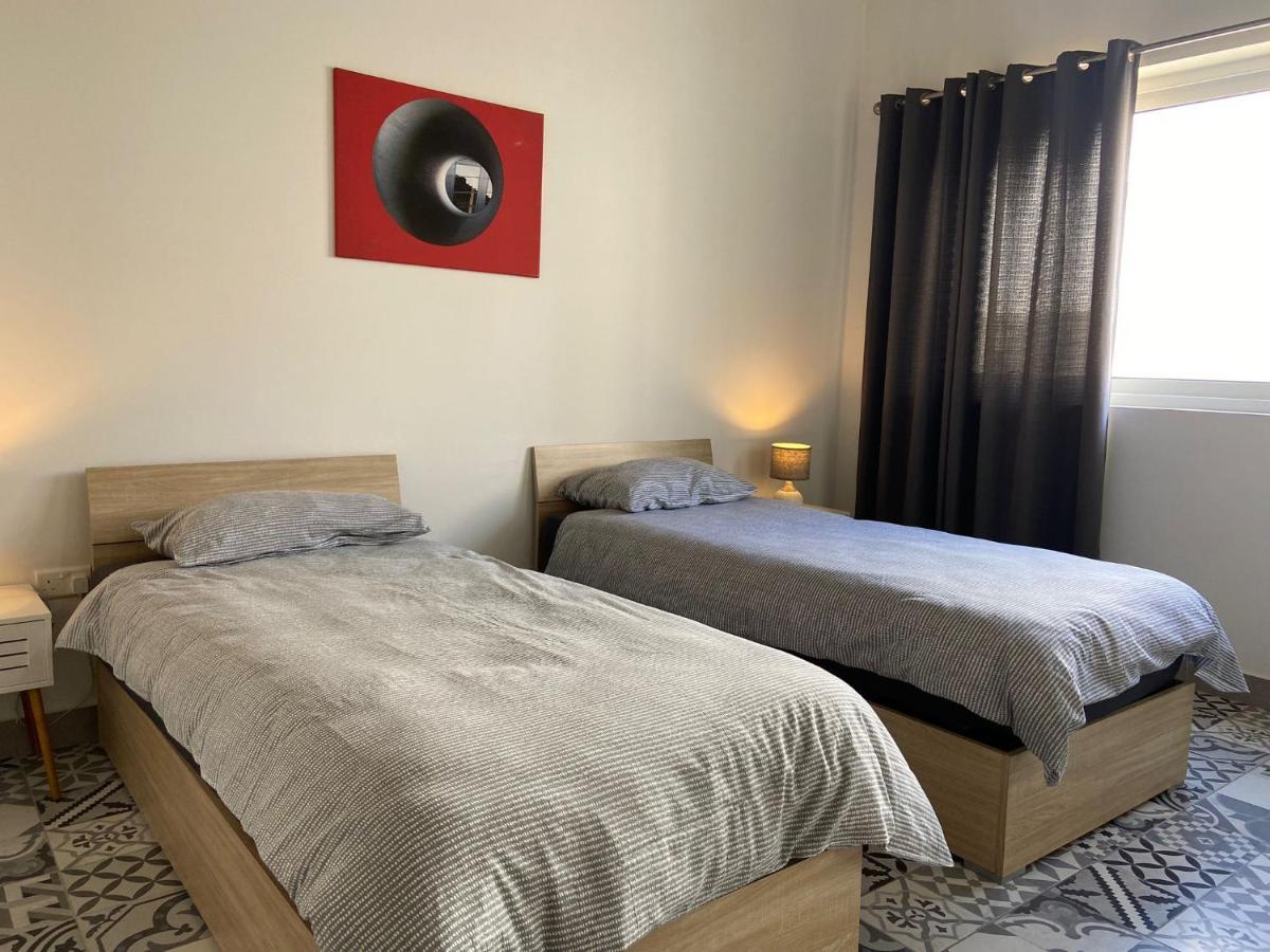 Sliema Distant Seaview Penthouse Apartment Екстериор снимка